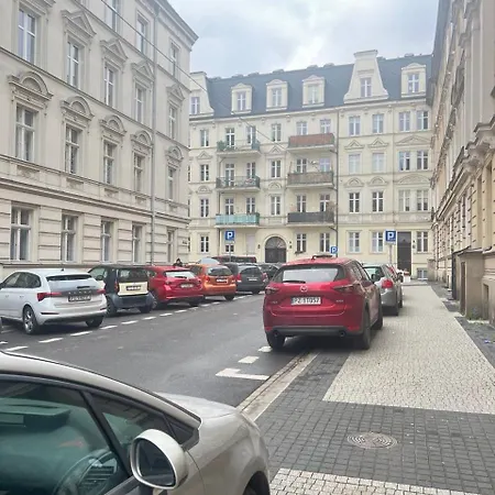Nowoczesna Kawalerka W Zabytkowej Kamienicy W Centrum Miasta Posen Exterior foto