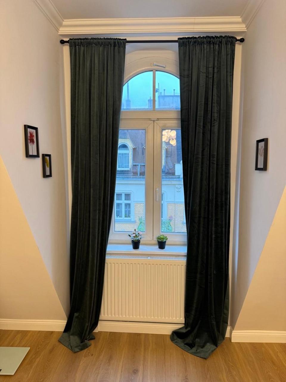 Nowoczesna Kawalerka W Zabytkowej Kamienicy W Centrum Miasta Apartment